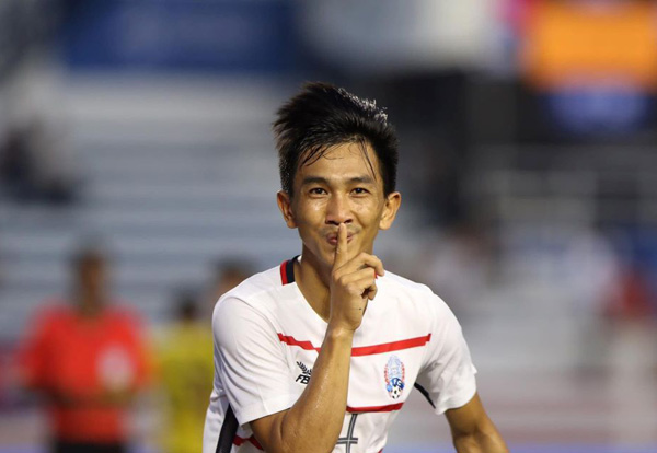 Những cầu thủ hay nhất Campuchia ở AFF Cup 2021: Trông cả vào Chan Vathanaka - Ảnh 2