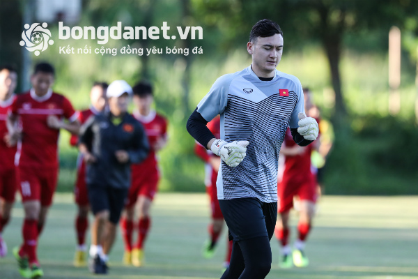 Chuyển nhượng V. League: Đặng Văn Lâm chia tay Hải Phòng sau Asian Cup 2019?