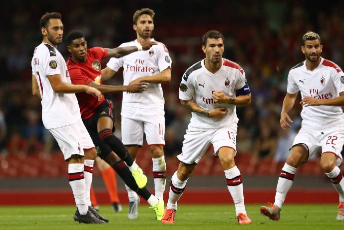 Lịch sử đối đầu Man United vs AC Milan: Kỳ phùng địch thủ