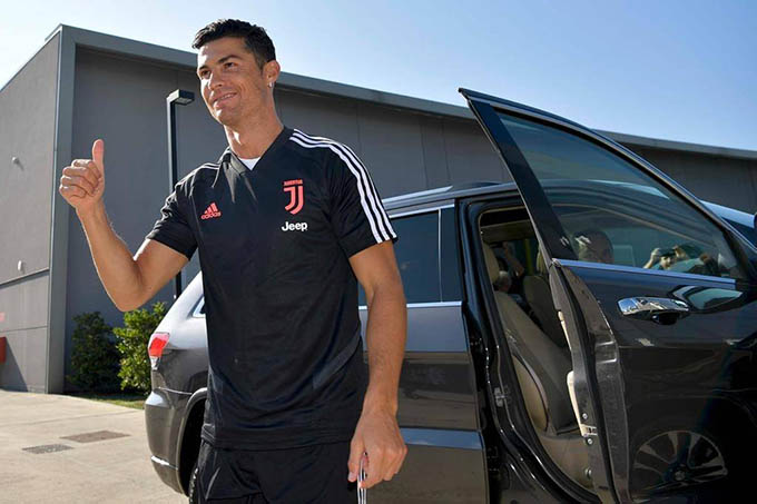 Cristiano Ronaldo hội quân trở lại cùng Juventus