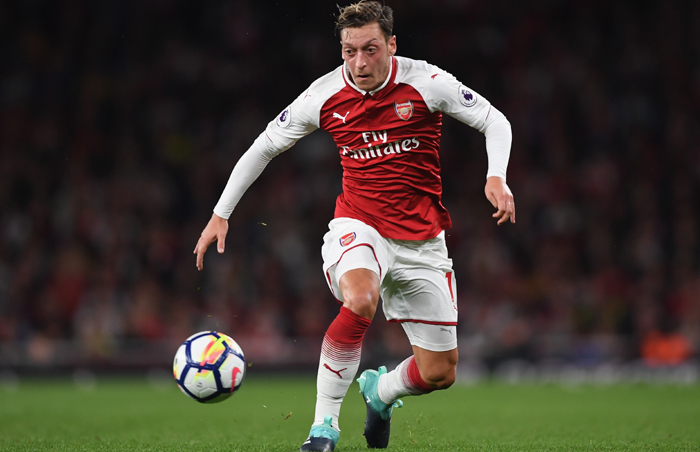 Arsenal gặp ‘siêu rắc rối’ với Mesut Oezil
