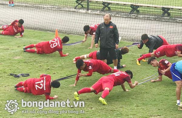 Đội hình U23 Việt Nam vs U23 Brunei: 'Tứ trụ' Tiến Dũng - Văn Hậu - Quang Hải - Đức Chinh