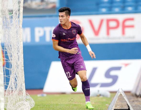 Top ghi bàn V.League 2021 mới nhất tối 18/4: Tiến Linh sánh ngang Văn Toàn