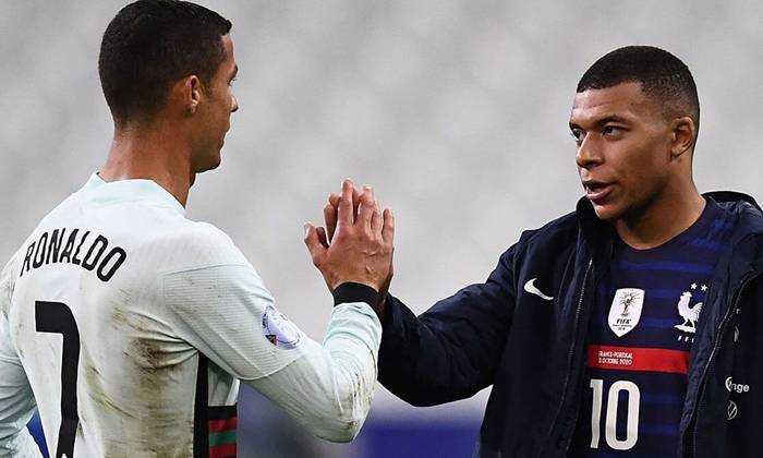 Kylian Mbappe nhận lương ngang Ronaldo nếu gia hạn hợp đồng với PSG