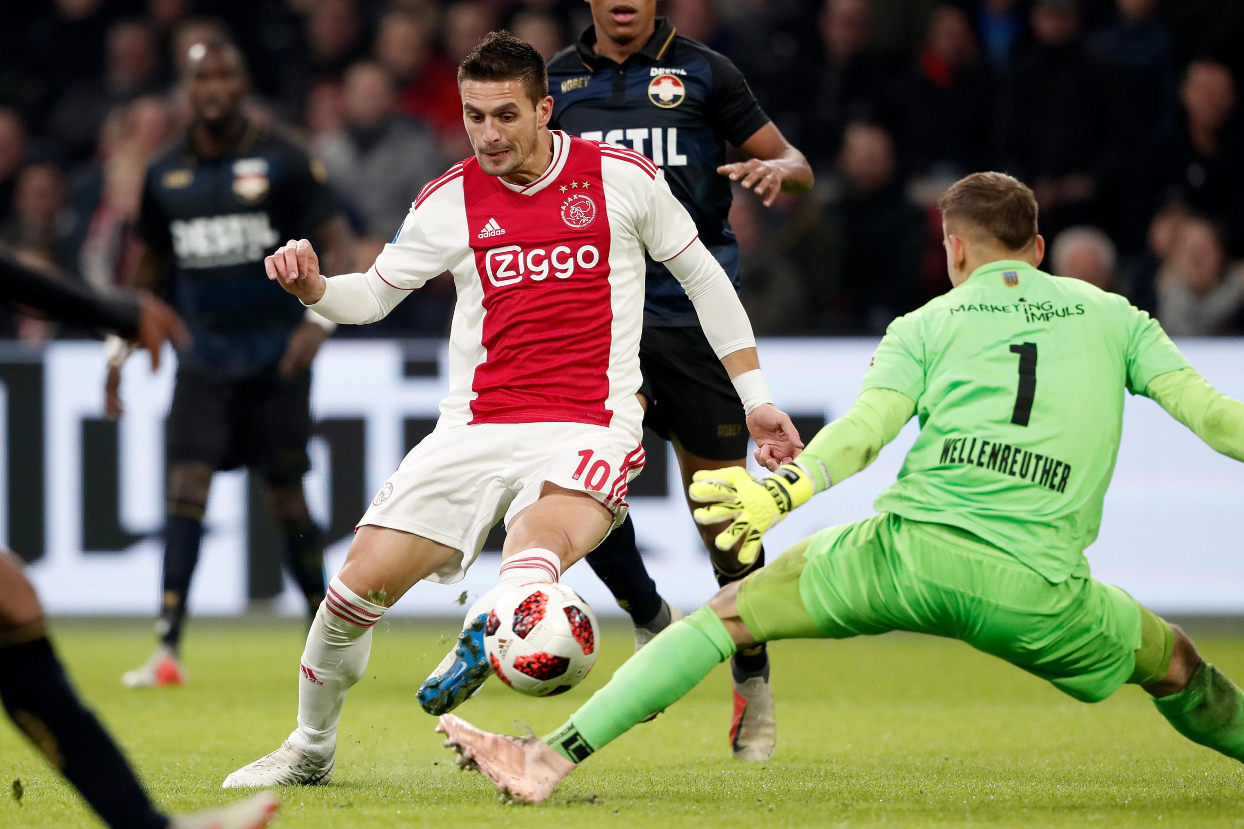 Nhận định Willem II vs Ajax Amsterdam, 0h45 ngày 24/12