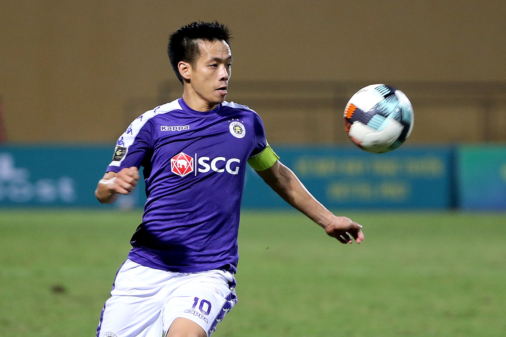 Tin chuyển nhượng V.League 24/12: Văn Quyết lập kỷ lục khi gia hạn với Hà Nội FC