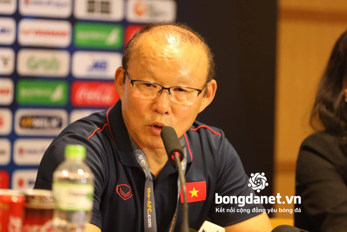 Họp báo sau trận U23 Việt Nam 4-0 U23 Thái Lan: Thầy Park thở phào