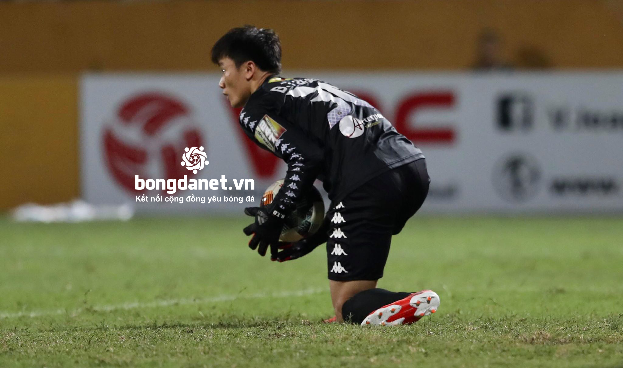 Chuyển nhượng V-League 2019: Thủ môn Bùi Tiến Dũng xin rời CLB Hà Nội