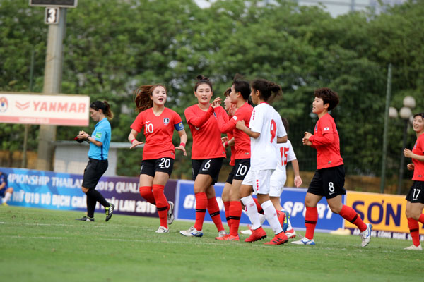 U19 nữ Việt Nam vs U19 nữ Hàn Quốc (19h 30/4): Dắt tay nhau đi tiếp?