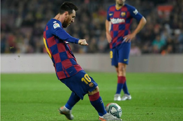 Lionel Messi lập kỷ lục mới ở trận Barcelona 5-1 Valladolid