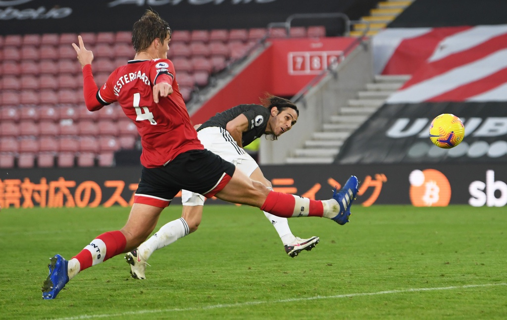 Edinson Cavani khiến MU lo sốt vó sau màn tỏa sáng trước Southampton