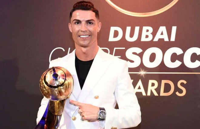 Cristiano Ronaldo giành Quả bóng vàng Dubai 2019