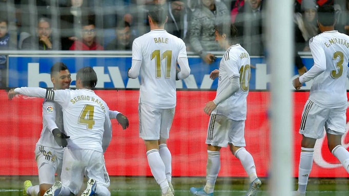 Alaves 1-2 Real Madrid: Kền kền trắng lên ngôi đầu số 1